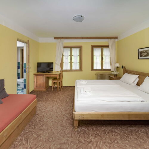 Rodinný Apartman s koupelnou pro 4 os. se 2 ložnicemi (s možností přistýlky)