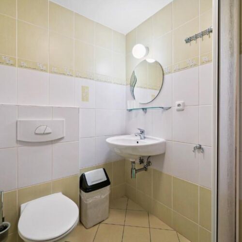 Standard Doppelzimmer mit Dusche (Zusatzbett möglich)