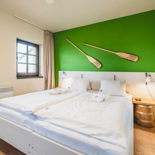 Economy  Pokoj s manželskou postelí