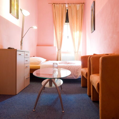 Pokój 2-osobowy Economy z prysznicem