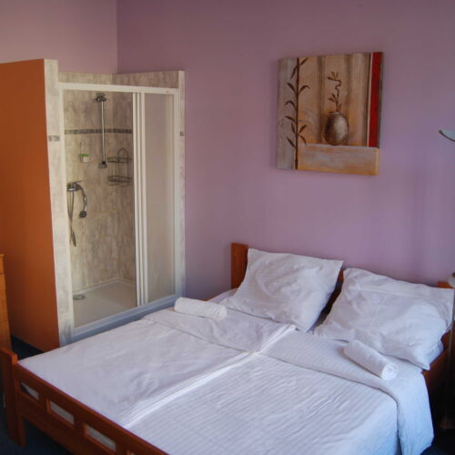 Pokój 2-osobowy Standard z prysznicem