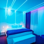 101 - dvoulůžkový pokoj typu Premium Imperial s manželskou postelí nebo oddělenými postelemi, vířivou vanou a balkónem - Linie světla - Ivo Prokel