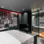 320 - dvoulůžkový pokoj typu Imperial Design Deluxe s manželskou postelí, vířivou vanou a balkónem - On the Roof - Vít Janečka