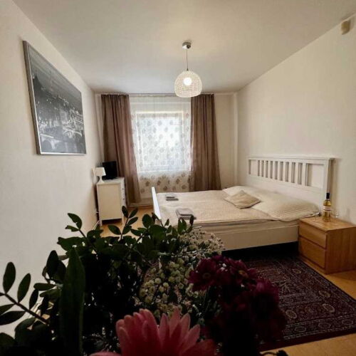 Pokoj s manželskou postelí