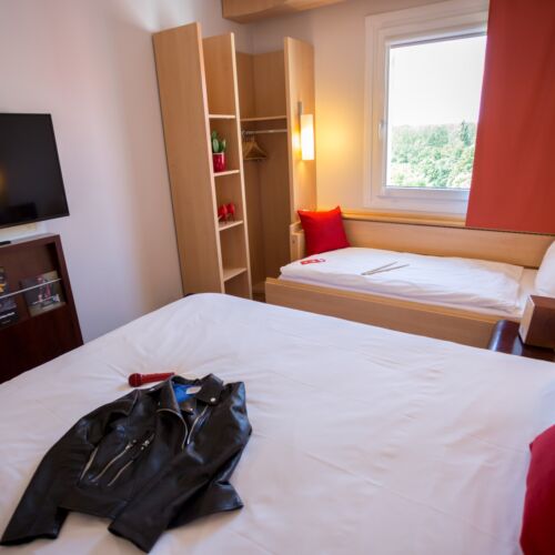 Pokój 2-osobowy z klimatyzacją z prysznicem (możliwa dostawka)