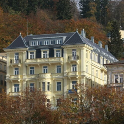 Apartman se sprchou s privátní koupelnou mimo apartmán pro 3 os.