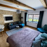 Apartman se sprchou s privátní koupelnou mimo apartmán pro 2 os. (s možností přistýlky)