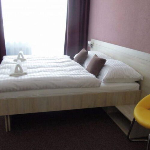 Camera cvadrupla family cu duș