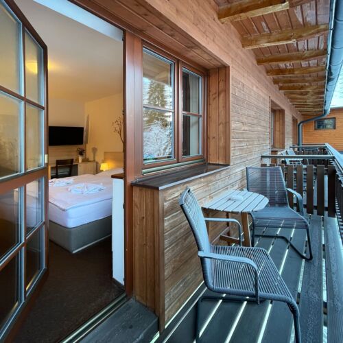 Standard Quadruple Room (extra bed available)