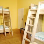 Dormitory pat in dormitor comun cu chicineta comuna