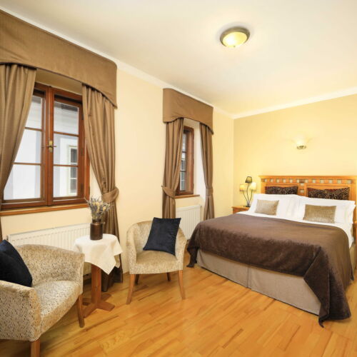 Apartman s vlastní kuchyňkou pro 4 os. se 2 ložnicemi s výhledem na hrad (s možností přistýlky)