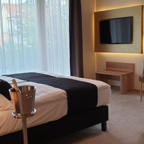 Junior 2-Room Family Suite for 4 Persons