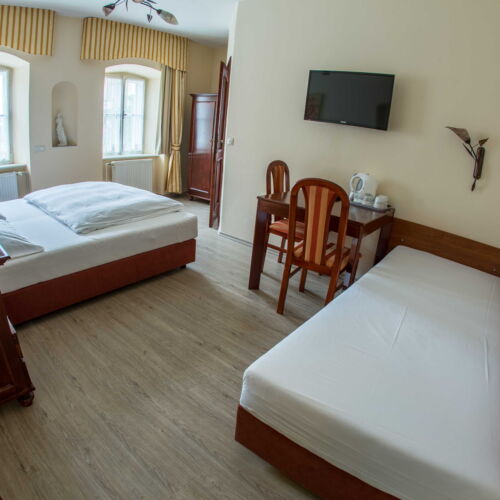 Pokoj se sprchou  pro 4 os.