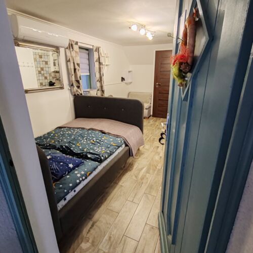 Upstairs 1-Room Family Apartment for 3 Persons