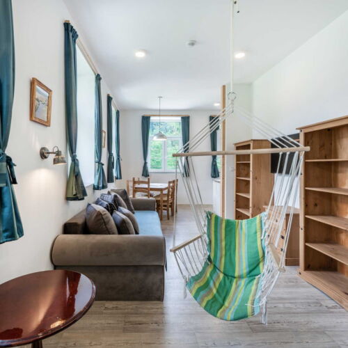 Pokoj se sprchou s vlastní kuchyní pro 4 os. (s možností přistýlky)