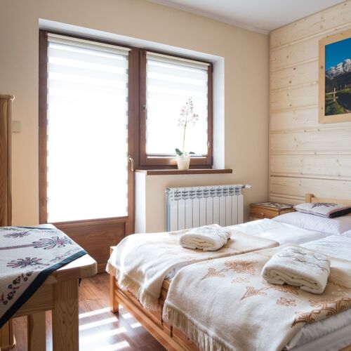 Camera dubla la etaj cu balcon