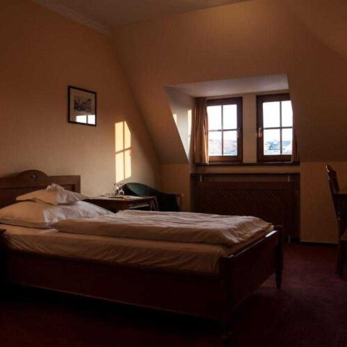 Camera single cu duș cu aer condiționat