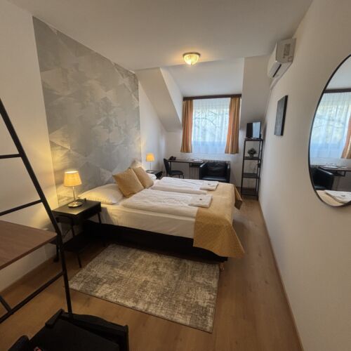 Superior Pokoj s klimatizací s manželskou postelí (s možností přistýlky)