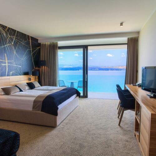 Deluxe Sea View Triple Room