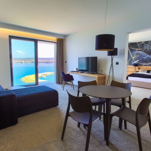 Sea View Presidential 2-Room Suite for 3 Persons