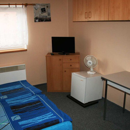 Camera twin cu duș cu aer condiționat