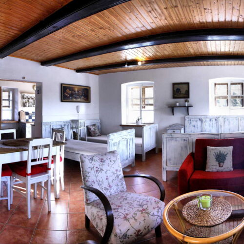 Apartman se sprchou s vlastní kuchyňkou pro 4 os. s 1 ložnicí (s možností přistýlky)