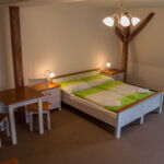 LOKET PENZION ... Pokoj pro 2-4 osoby | manželská postel + 2x jednolůžko