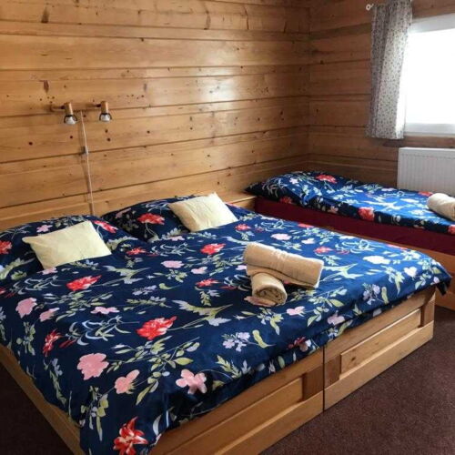 Pokoj se sprchou  pro 4 os. (s možností přistýlky)