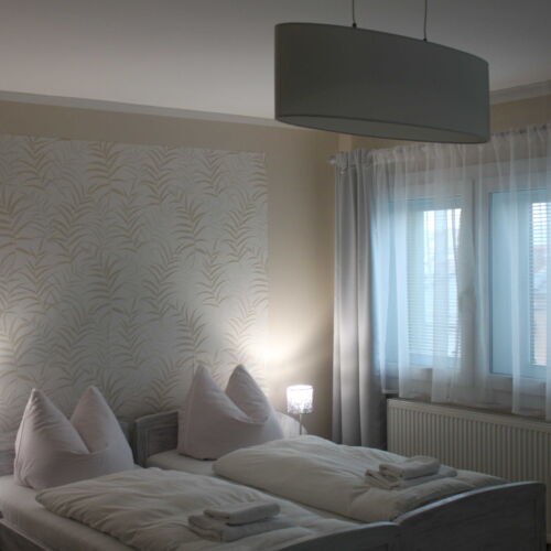 Camera twin cu balcon cu duș