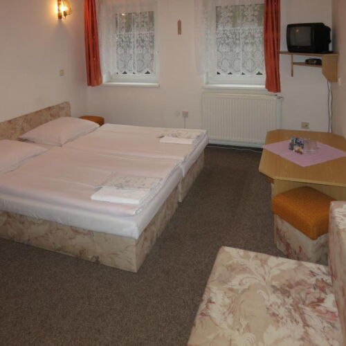 Balcony Twin Room with Shower