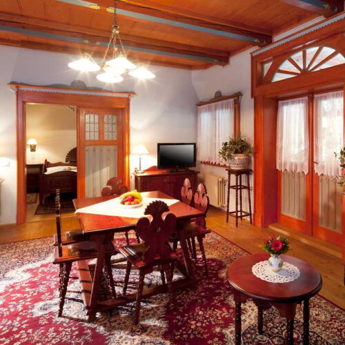 Apartman s vlastní kuchyňkou s privátní koupelnou mimo apartmán pro 2 os.