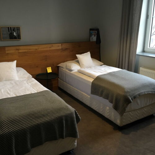 Pokoj s koupelnou se sprchou pro 1 os.