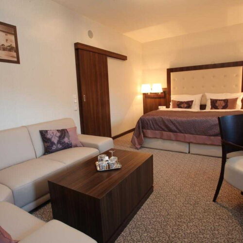 Camera dubla superior cu baie