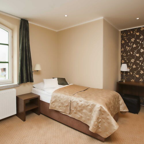 Camera single standard cu baie (se poate solicita pat suplimentar)