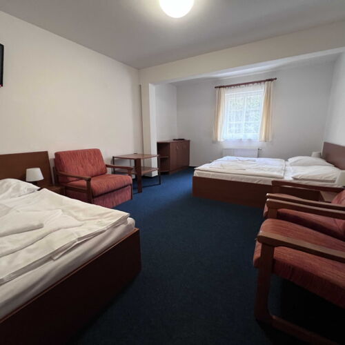 Pokoj se sprchou  pro 3 os.