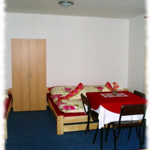 Pokoj se sprchou  pro 6 os.