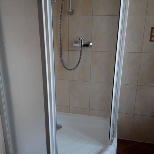 Business Pokoj se sprchou pro 2 os. (s možností přistýlky)