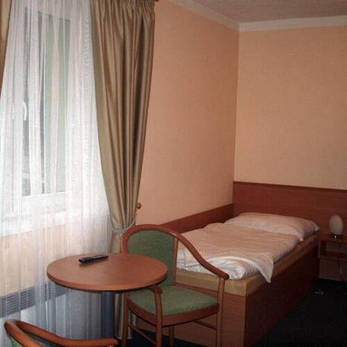 Sa tuš kabinom jednokrevetna soba