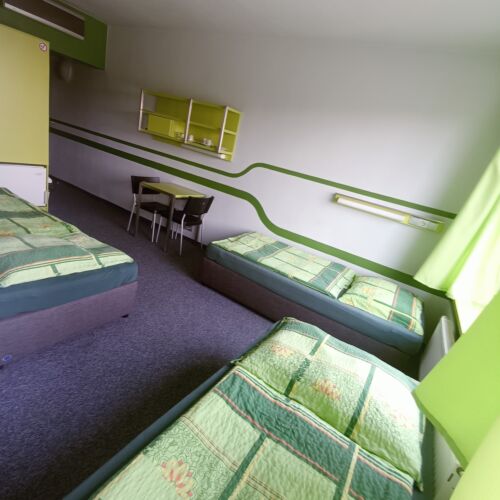 Pokoj s klimatizací se sprchou pro 5 os.