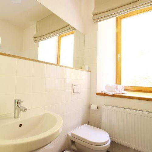 Camera cvadrupla cu duș