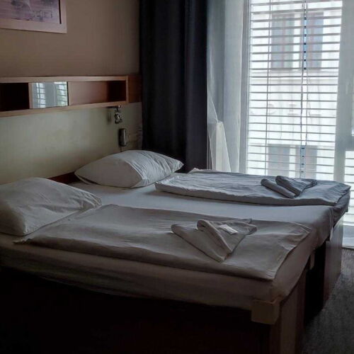 Pokój 3-osobowy Standard z prysznicem (możliwa dostawka)