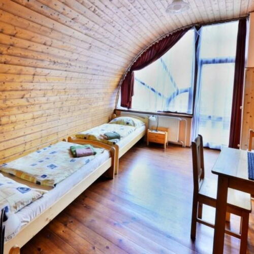 Camera twin (se poate solicita pat suplimentar)