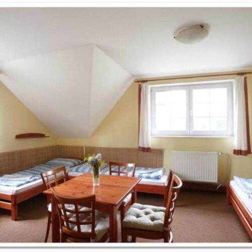 Apartament cu duș cu balcon pentru 5 pers.