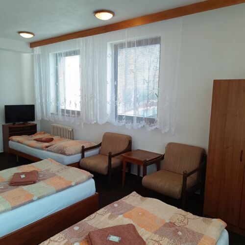 Pokój 3-osobowy na piętrze z prysznicem