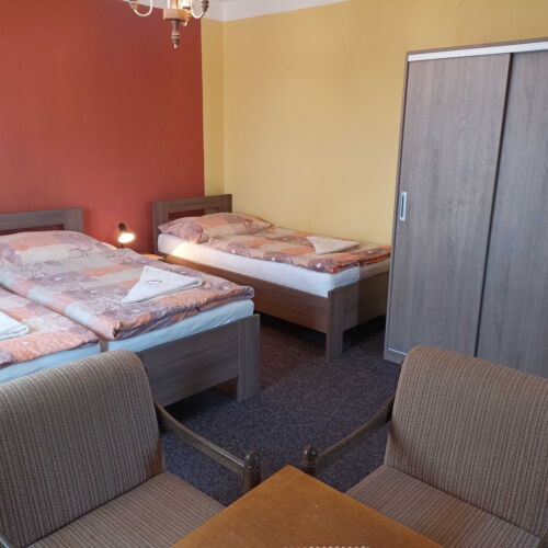 Pokój 3-osobowy z balkonem z prysznicem