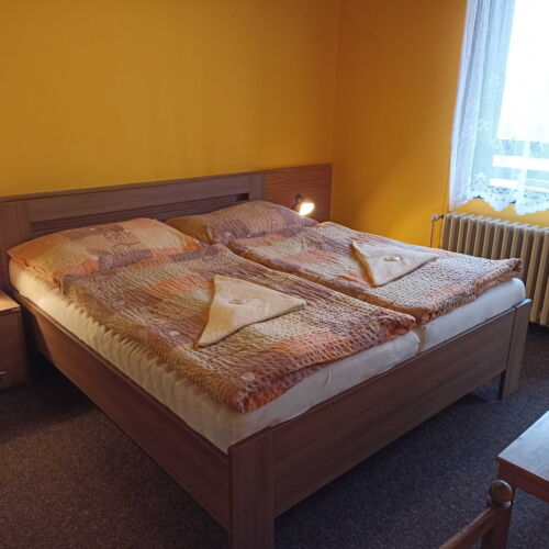 Pokój 4-osobowy z balkonem z prysznicem