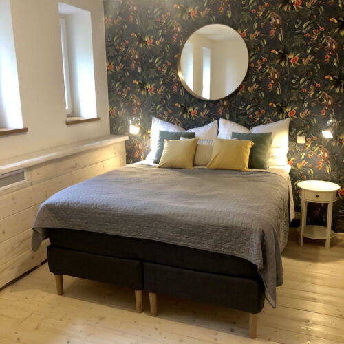 Pokoj se sprchou s terasou pro 2 os. (s možností přistýlky)