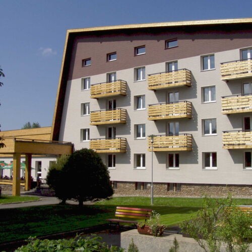 Camera cvadrupla cu duș budova Depandance 