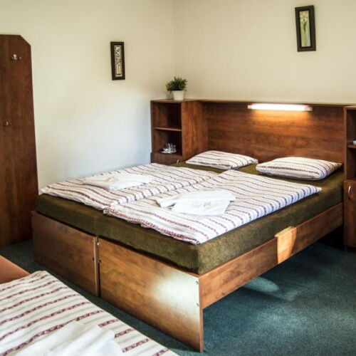 Pokoj se sprchou  pro 6 os.