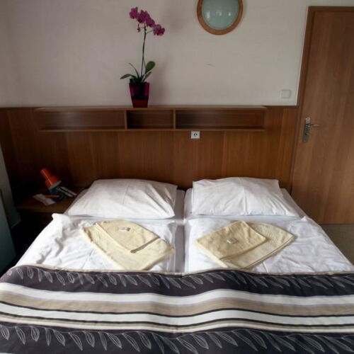 Pokoj se sprchou  pro 5 os.